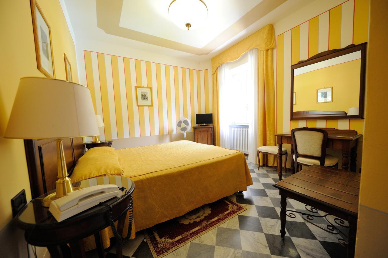 Park Hotel Regina - With Air-Condition And Pool บาญญี ดี ลุกกา ภายนอก รูปภาพ